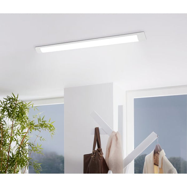 LANKY 1190mm wide LED batten