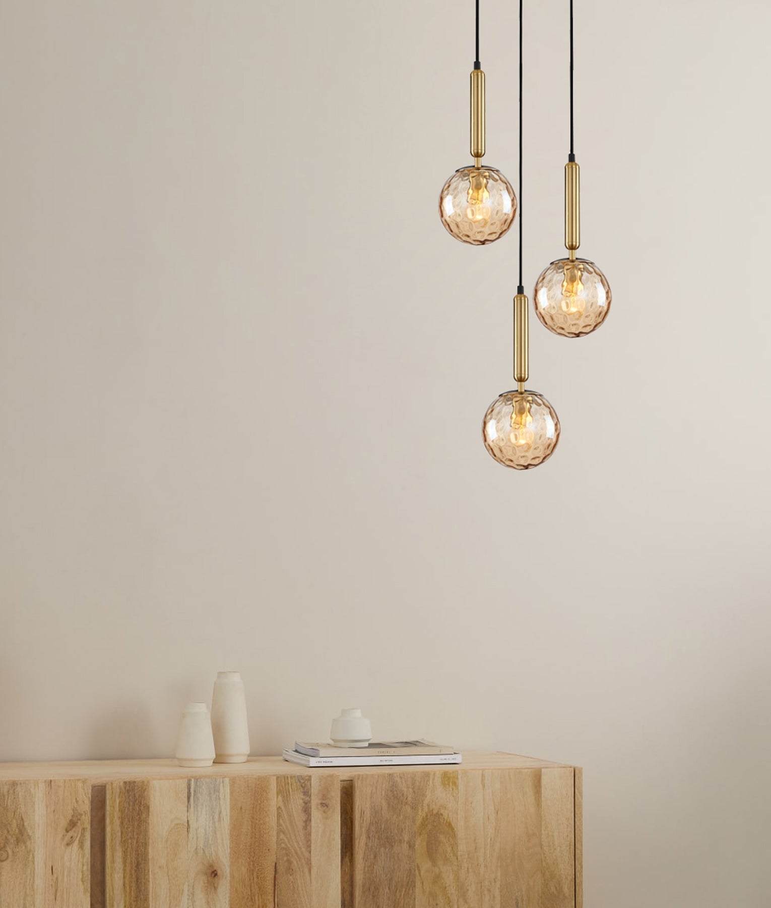 TRATTINO: Multiple Round Base Interior Pendant Lights